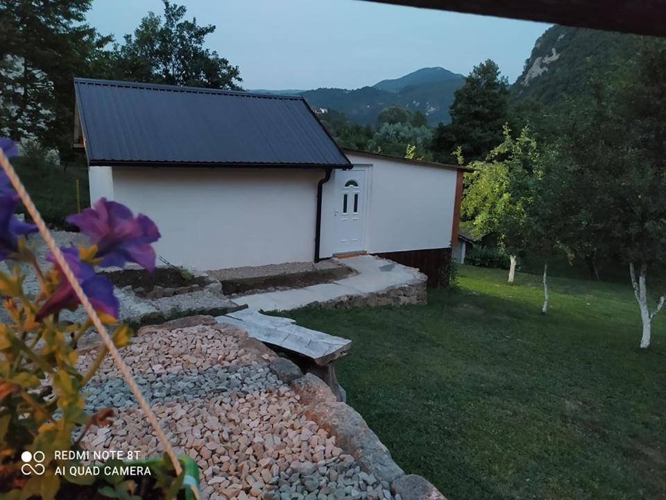 Lenilenii Bungalows Jajce Exterior photo